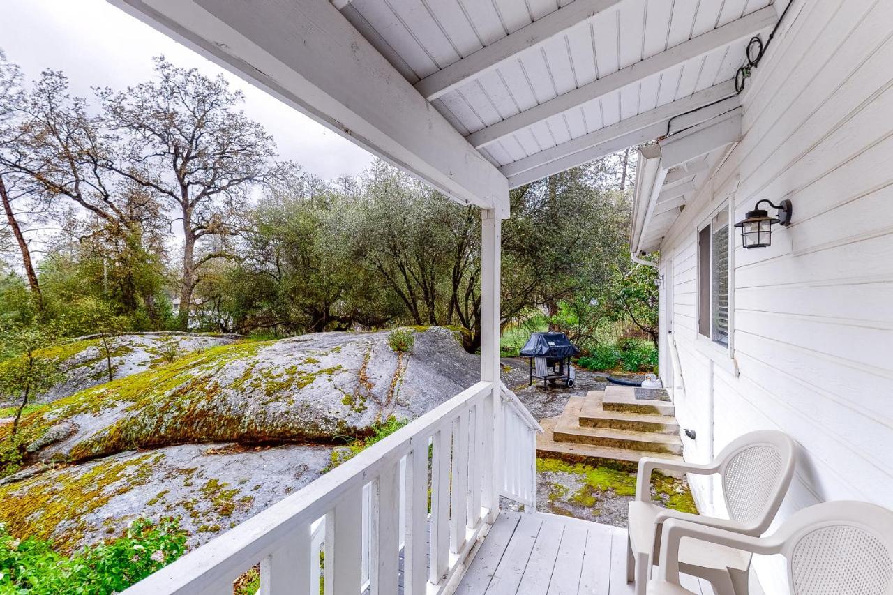 Pine Place Oakhurst Bagian luar foto